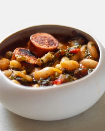 estofado-guiso-vegano-alubias-acelgas-rojas