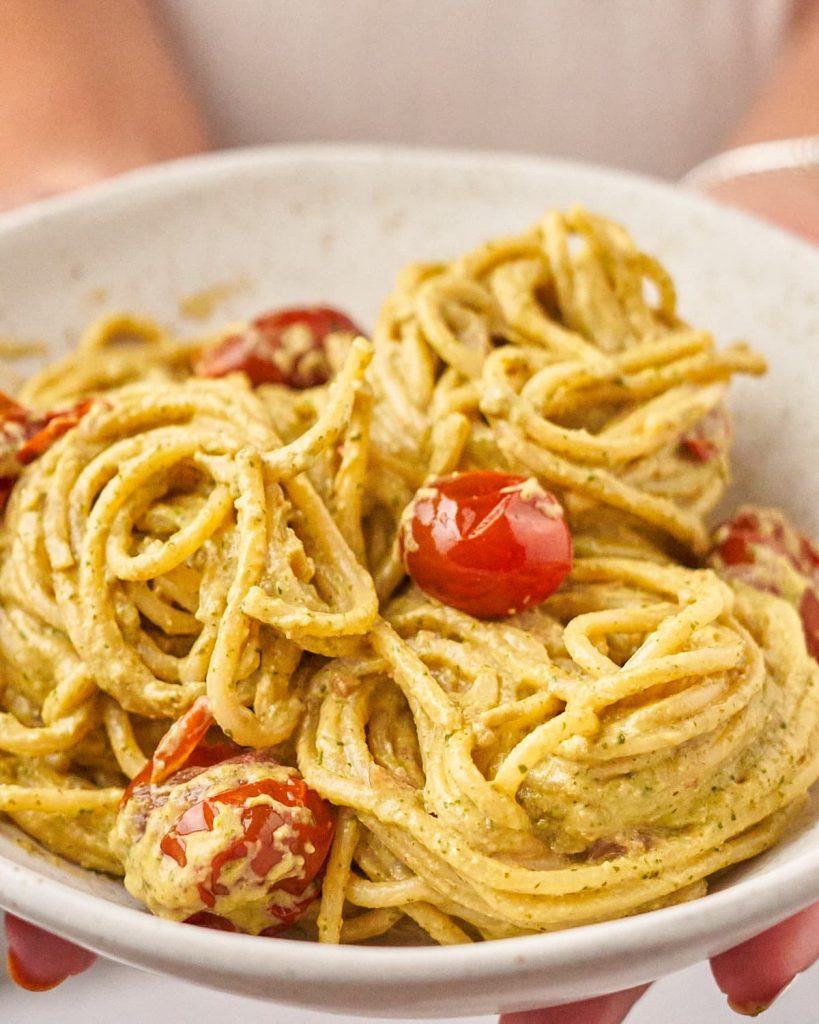 cómo hacer espaguetis al cilantro veganos